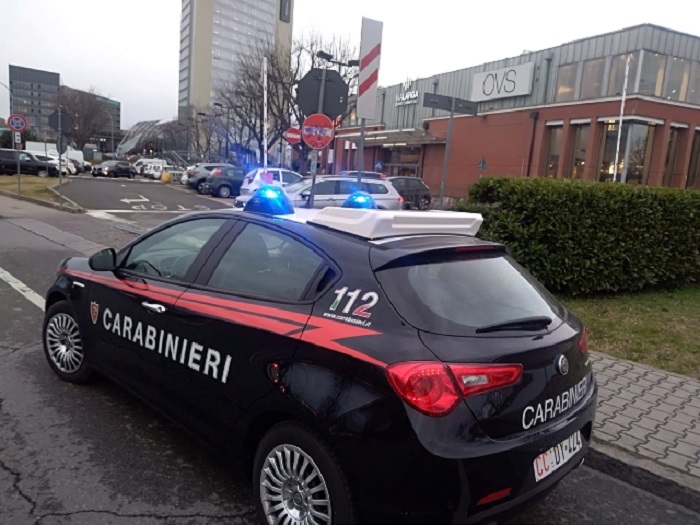 Karabinierët kapin shqiptarin me drogë me vlerë 80 mijë euro