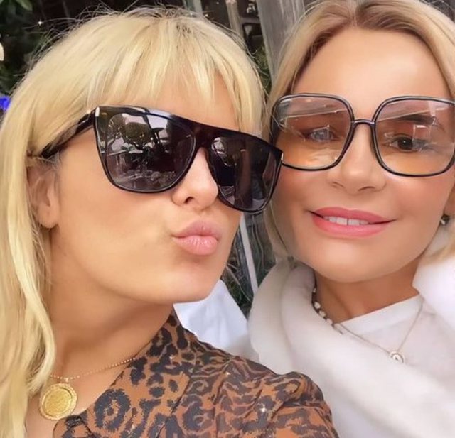 “Jam me kushërirën time të bukur”, Bebe Rexha takohet me Monika Kryemadhin
