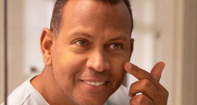 Ish-partneri i Jennifer Lopez lancon linjën e re kozmetike për burra