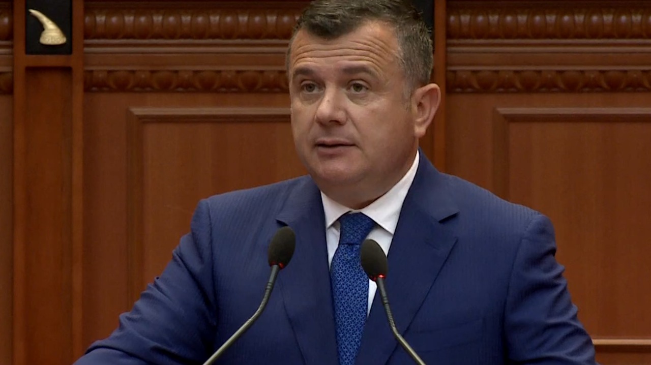 Balla thirrje opozitës: T’i bashkohen iniciativës për shkarkimin e Metës, nuk e duam Presidencën