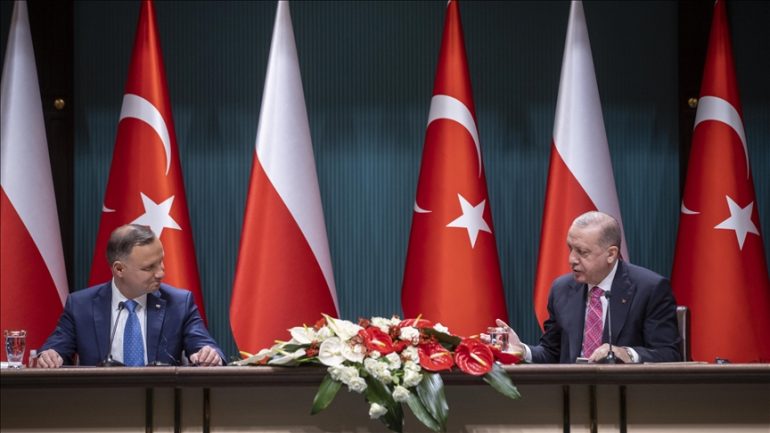 Erdogan: Turqia “për herë të parë” do të eksportojë dronë te një anëtare e NATO-s dhe BE-së