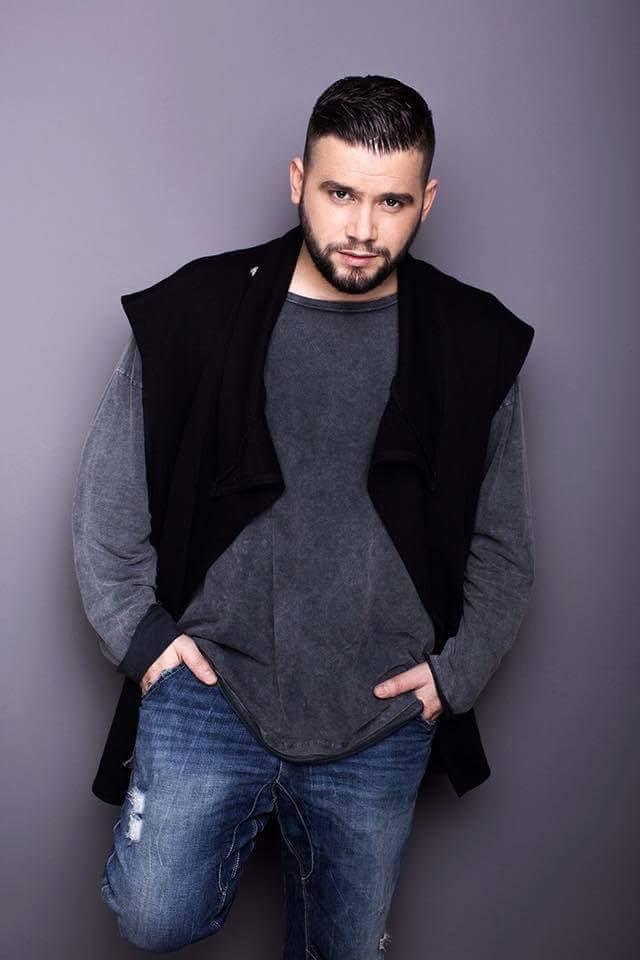 Flori dedikim për nënën e tij të ndjerë: Sot gati ndihem i dorëzuar pa ty