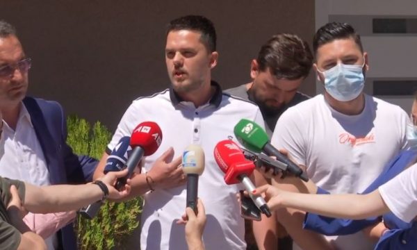 Familjarët e 3 anëtarëve që vdiqën në Gjirin e Lalzit dyshojnë se shkaktarët nuk kanë qenë kërpudhat