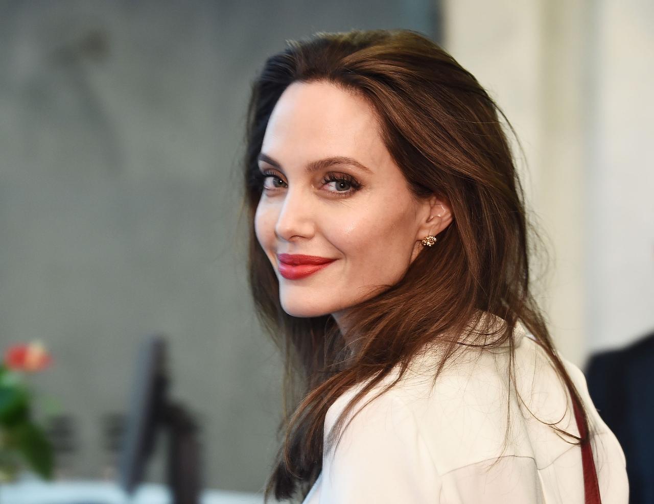 Ndryshimi rrënjësor i aktores Angelina Jolie na habiti të gjithve, gati për xhirimet e filmit Marvel “Eternals”