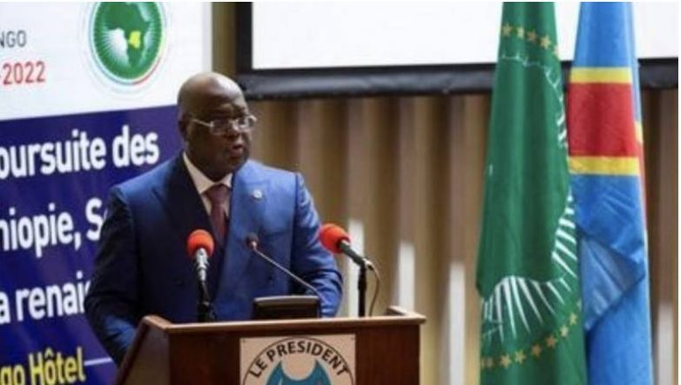 Parlamenti “masakrohet” nga Covid, 32 deputetë humbin betejën me virusin