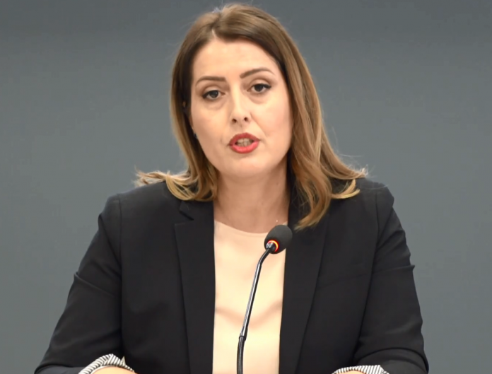 A mund të përzgjedhësh vaksinën anti-Covid? Ja çfarë thotë ministrja Manastirliu