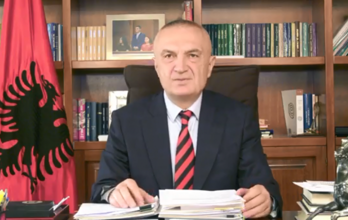 Presidenti Meta uron Pashkët: E mira do të triumfojë, sepse shpresa nuk vdes