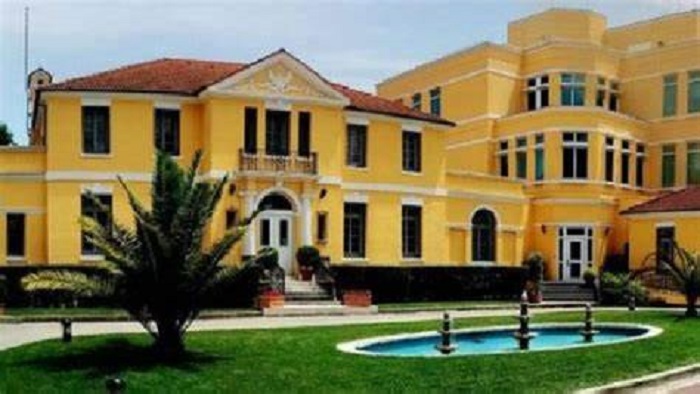 Ambasada e SHBA dhe BE urojnë besimtarët myslimanë shqiptarë me rastin e Fitër Bajramit