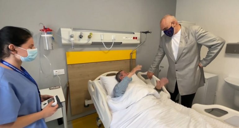 Rama inspekton spitalin Rajonal Memorial të Fierit