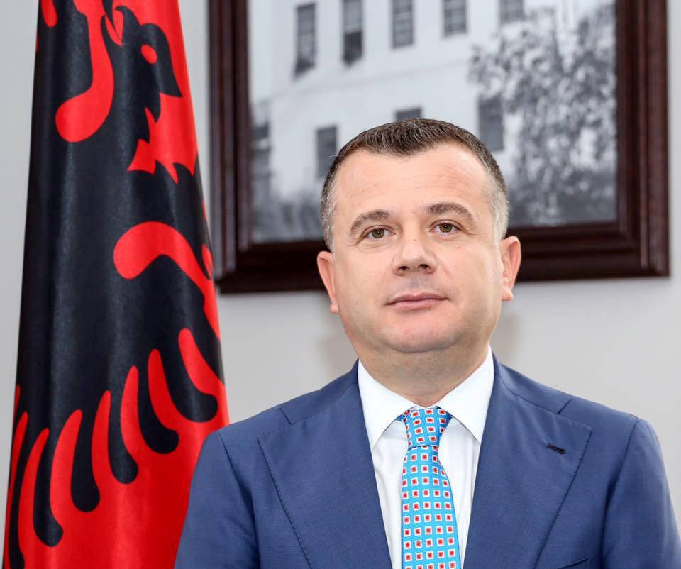 Taulant Balla: 50 deputetë kanë firmosur për shkarkimin e Ilir Metës