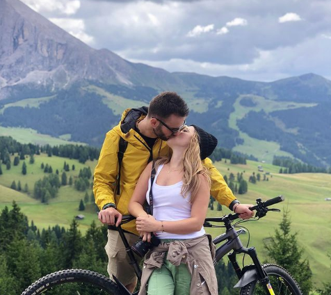 Festojnë ditëlindjen në të njëjtën ditë, Arbana uron me fjalët më të ëmbla Eduartin