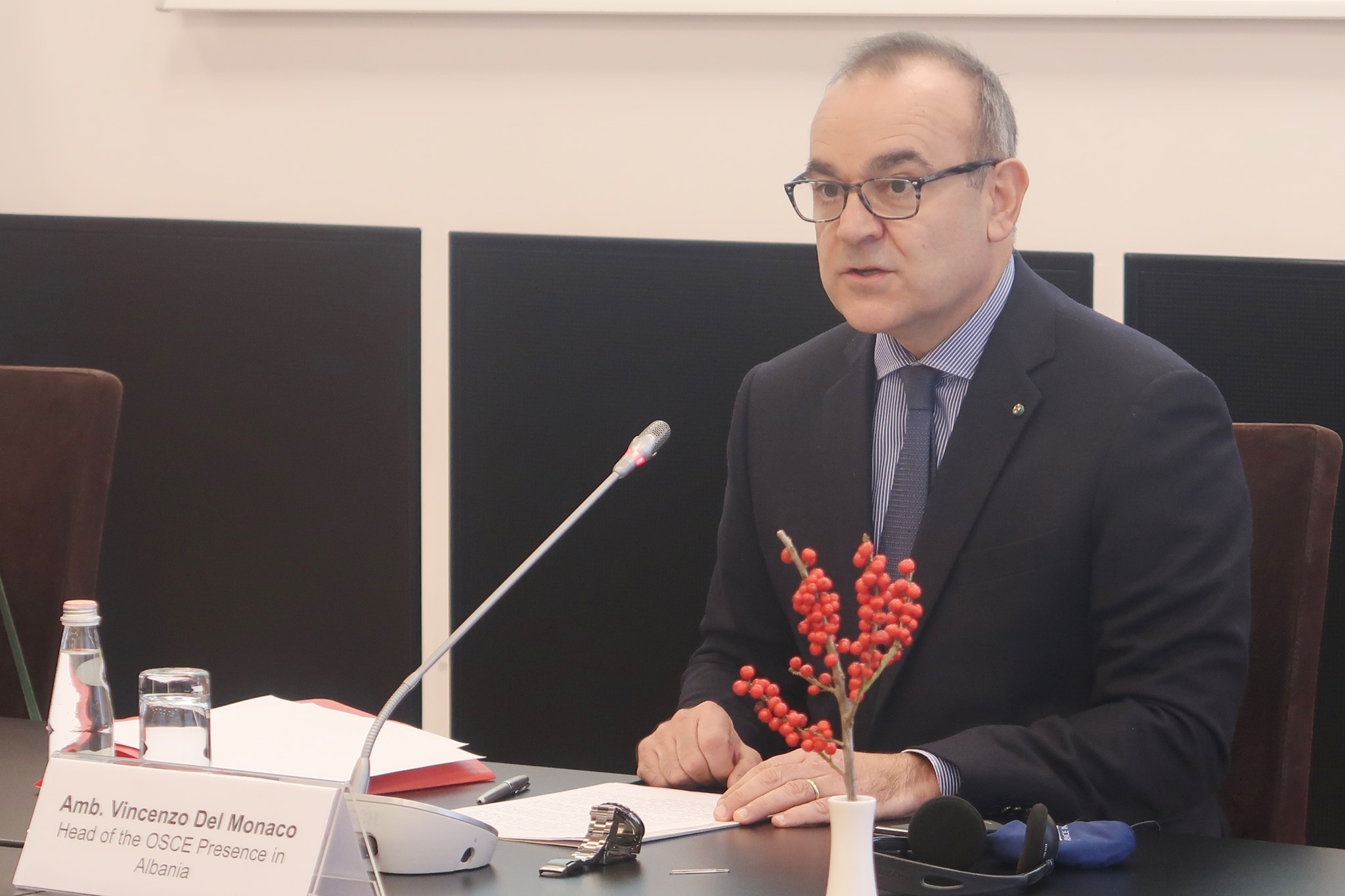 Zgjedhjet/ Ambasadori i OSBE në Shqipëri: Po presim rezultatin përfundimtar