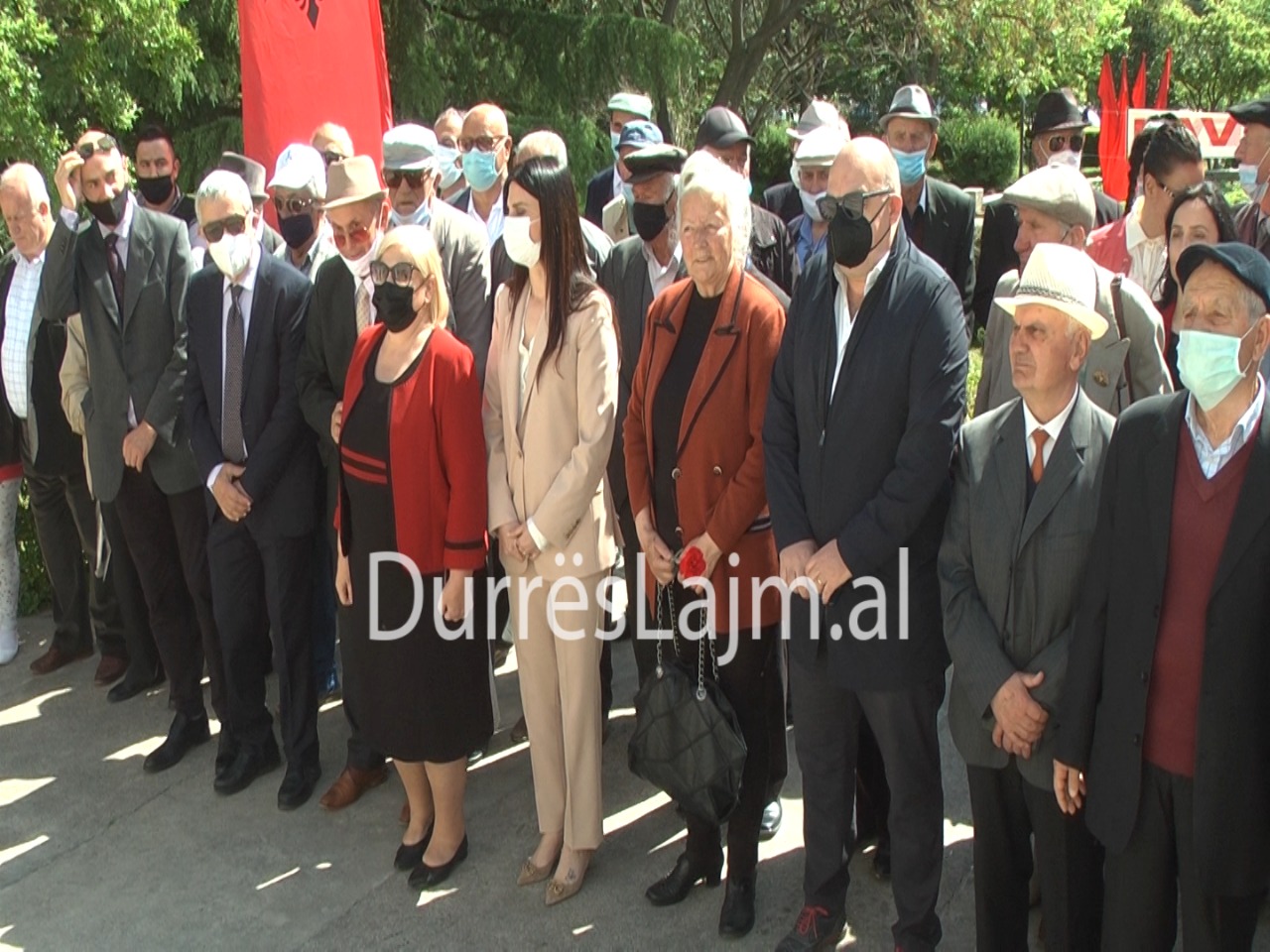 Përkujtohet 5 Maji në Durrës, homazhe në Mauzoleumin e Dëshmorëve (VIDEO)