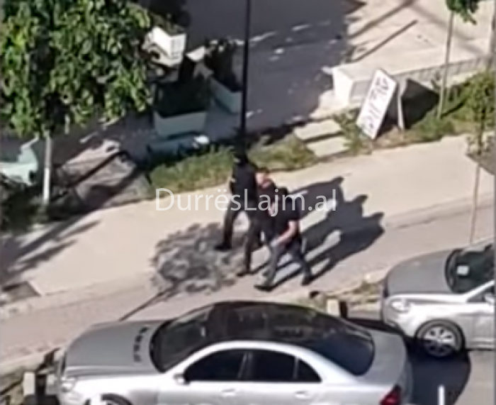 Operacion anti drogë në Durrës, arrestohen 2 të rinj me precedent të theksuar kriminal (FOTO)