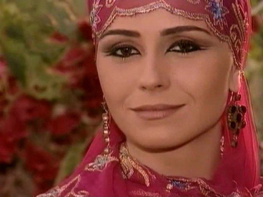 Shumë vite pas serialit që e bëri të famshëm, ja si duket sot Zhadja (FOTO)