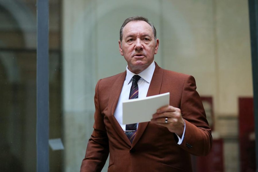 Pas akuzave për abuzim seksual, Kevin Spacey merr rolin e tij të parë