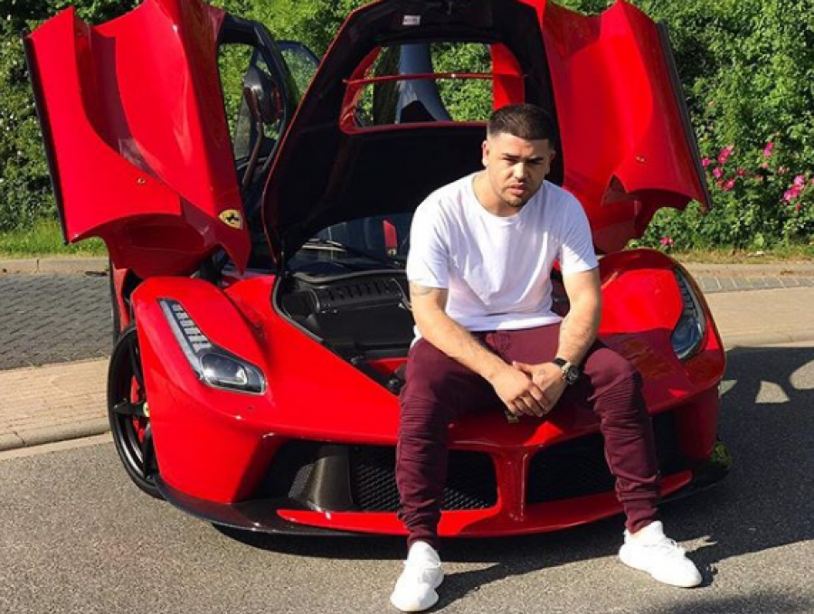 Kur Noizy shihte Ferrari për herë të parë (FOTO)