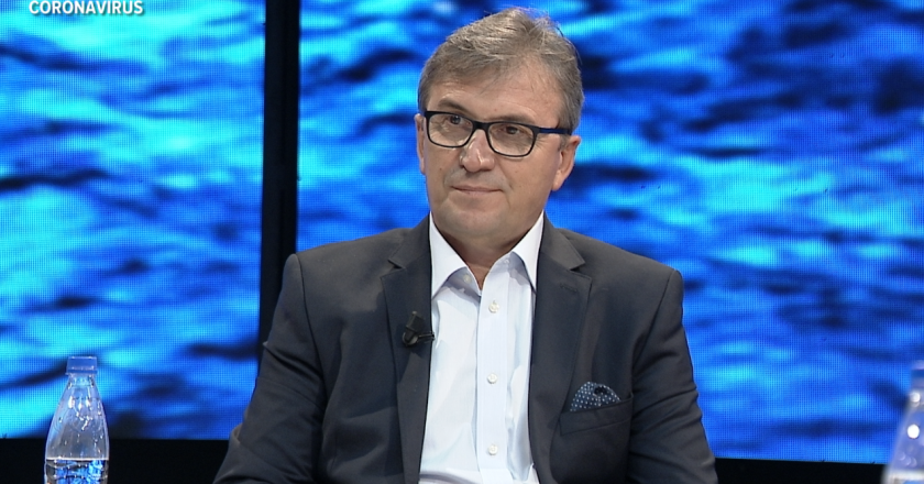 A duhet të vaksinohen personat alergjikë? Skënder Brataj publikon studimin e fundit