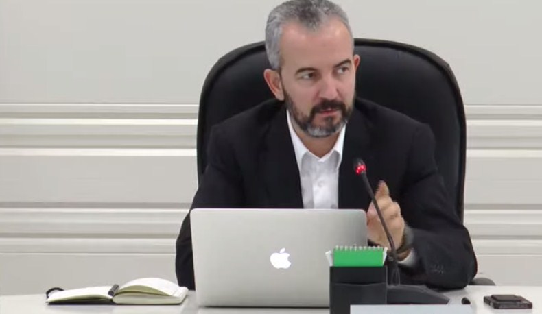 Identifikimi biometrik, Celibashi: Kushdo që ka vendosur gishtin më shumë se një herë do japë shpjegime!