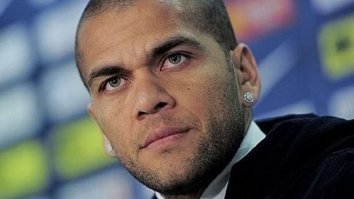 Dani Alvesh kthehet 38-vjeçar në kombëtaren e Brazilit