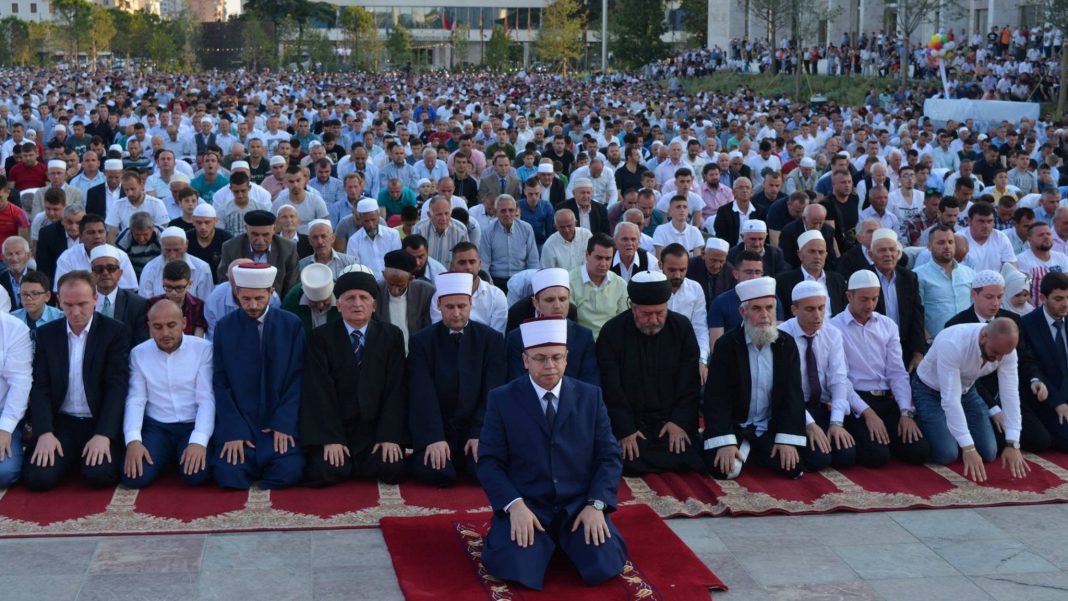 Falja e Fitër Bajramit/ Komuniteti Mysliman: Do të bëhet në sheshin “Skënderbej”