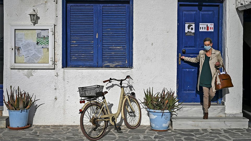 Hiqen kufizimet në Greqi, hap sot zyrtarisht sezonin turistik