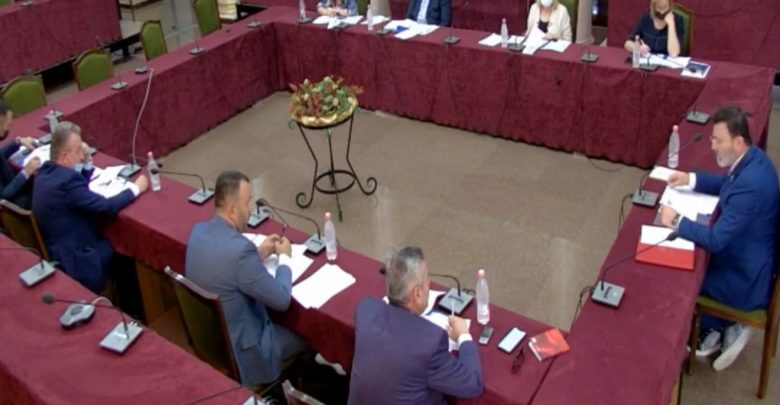 Mblidhet Komisioni Hetimor për shkarkimin e Metës