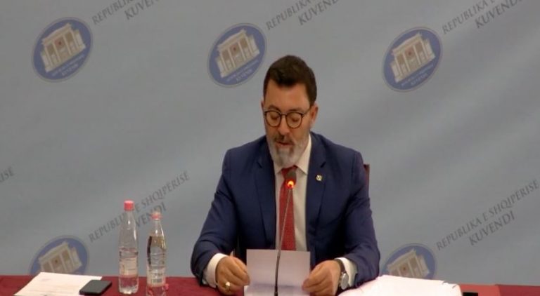 Komisioni hetimor voton unanimisht pro raportin për shkarkimin e Presidentit