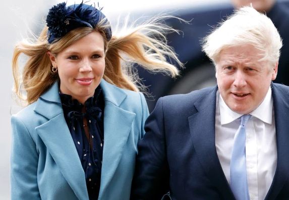 Kryeministri Boris Johnson drejt altarit me të fejuarën 33-vjeçare, zbulohet se kur do të martohet çifti britanik