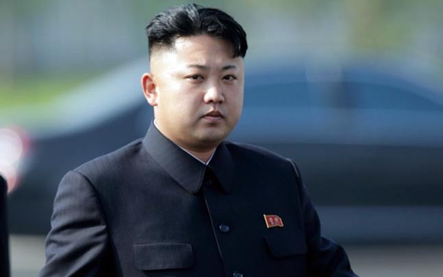 Korea e Veriut ndalon muzikën dhe stilet e flokëve që nuk pëlqen Kim Jong