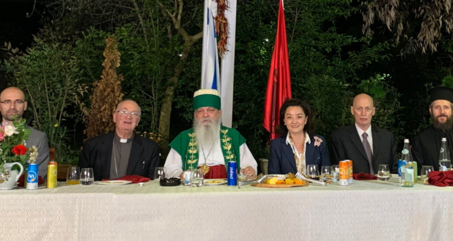 Ambasadorja Kim iftar me përfaqësues të besimeve fetare në Shqipëri