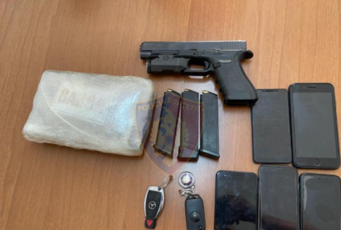 Detaje nga arrestimi i efektivit të RENEA-s, si u kap në flagrancë me 2 të tjerë në rrugën e vjetër të Ndroqit