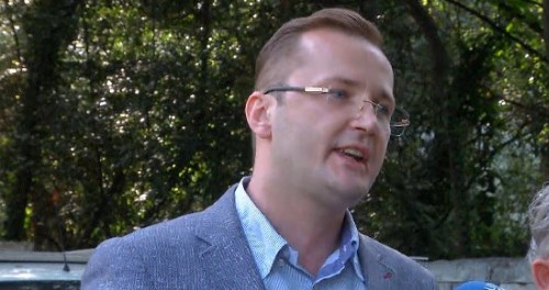 Zgjedhjet për kryetarin e PD, tërhiqet nga gara njëri prej kandidatëve