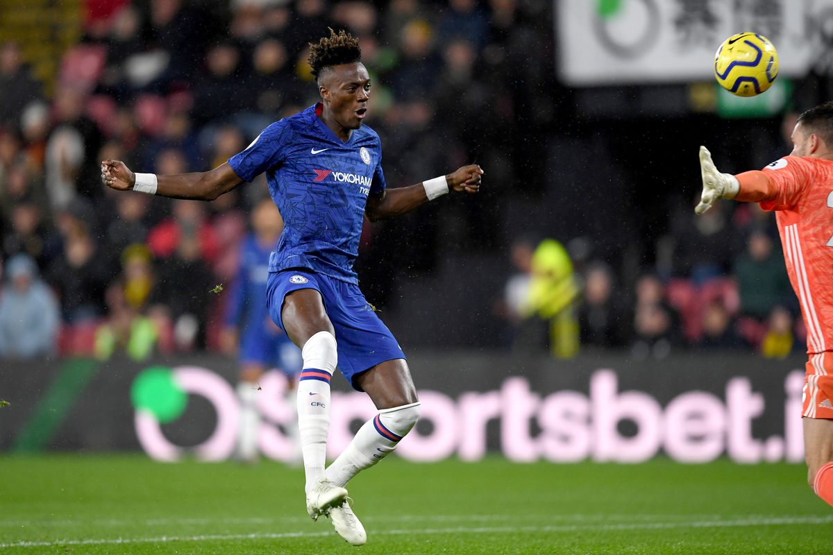 Milan kërkon sulmues, në garë për 23-vjeçarin e talentuar të Chelsea