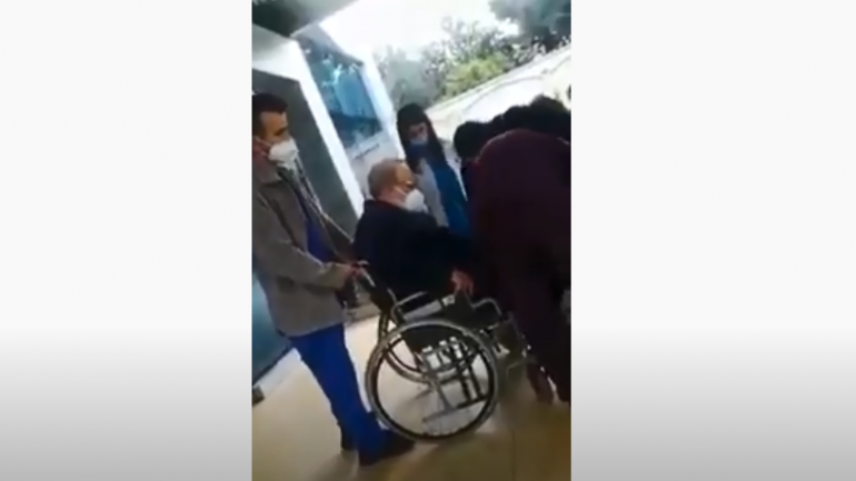 Ish-kryeministri Nano shfaqet në karrocë (VIDEO)