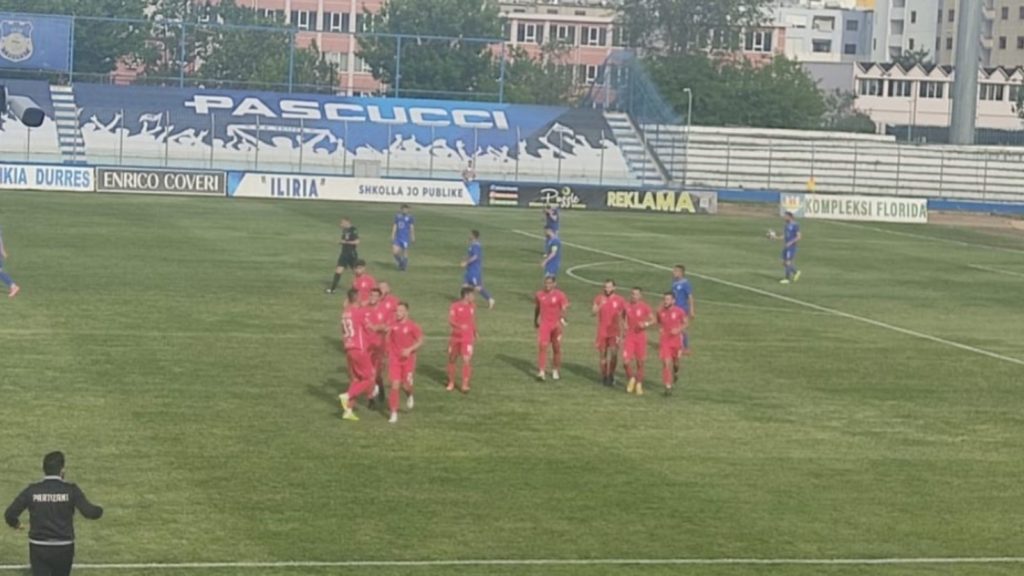 Teuta ndalet në Durrës, por ende shpreson për titullin