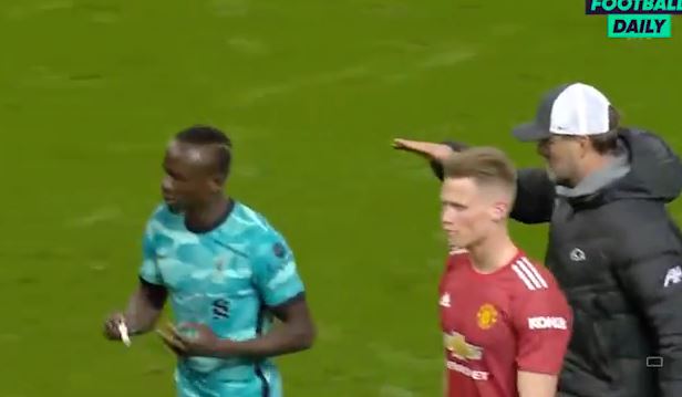 Plas te Liverpuli, Mane refuzon t’i japë dorën Klop. Trajneri: Nuk i shpjegova stolin