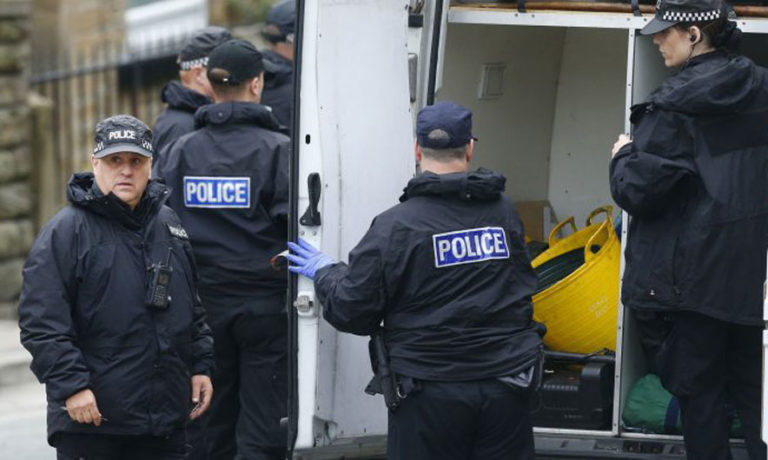 Kokainë dhe tufa parash në shtëpi, prangoset shqiptari në Britaninë e Madhe