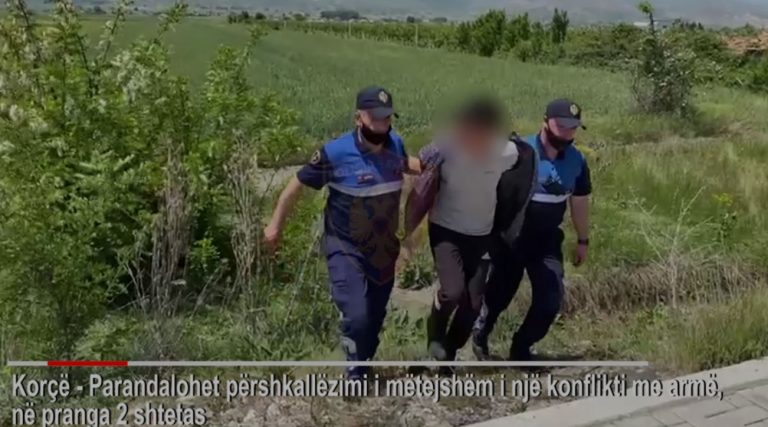 Pas konfliktit me pronarin, 16-vjeçari qëlloi me armë drejt lokalit, arrestohen dy persona
