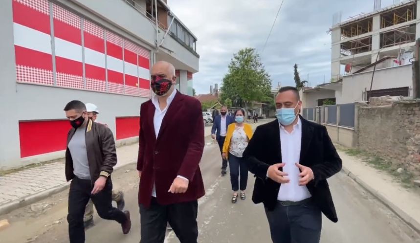 “Rilindja pas tërmetit vazhdon”, Rama në Shijak: Po ndërtohen 31 pallate të reja me 660 apartamente