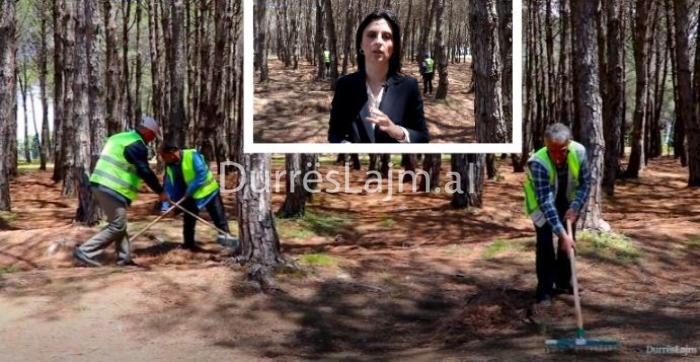 Pastrimi i vijës bregdetare në Durrës, Sako: Po kryhet edhe plugimi i rërës, pasohet nga dezinfektimi (VIDEO)