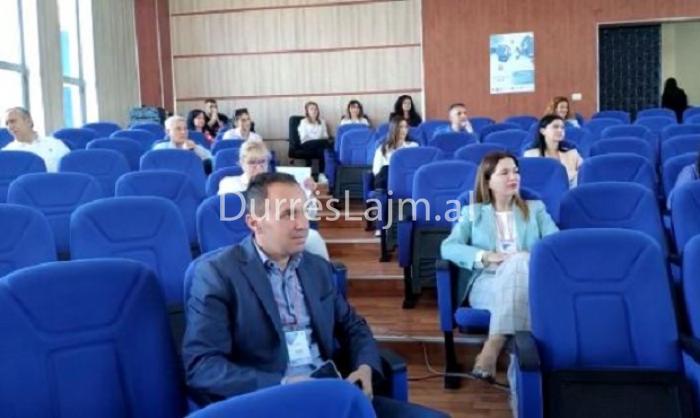 Fakulteti i Biznesit në UAMD zhvillon konferencën ndërkombëtare shkencore (VIDEO)