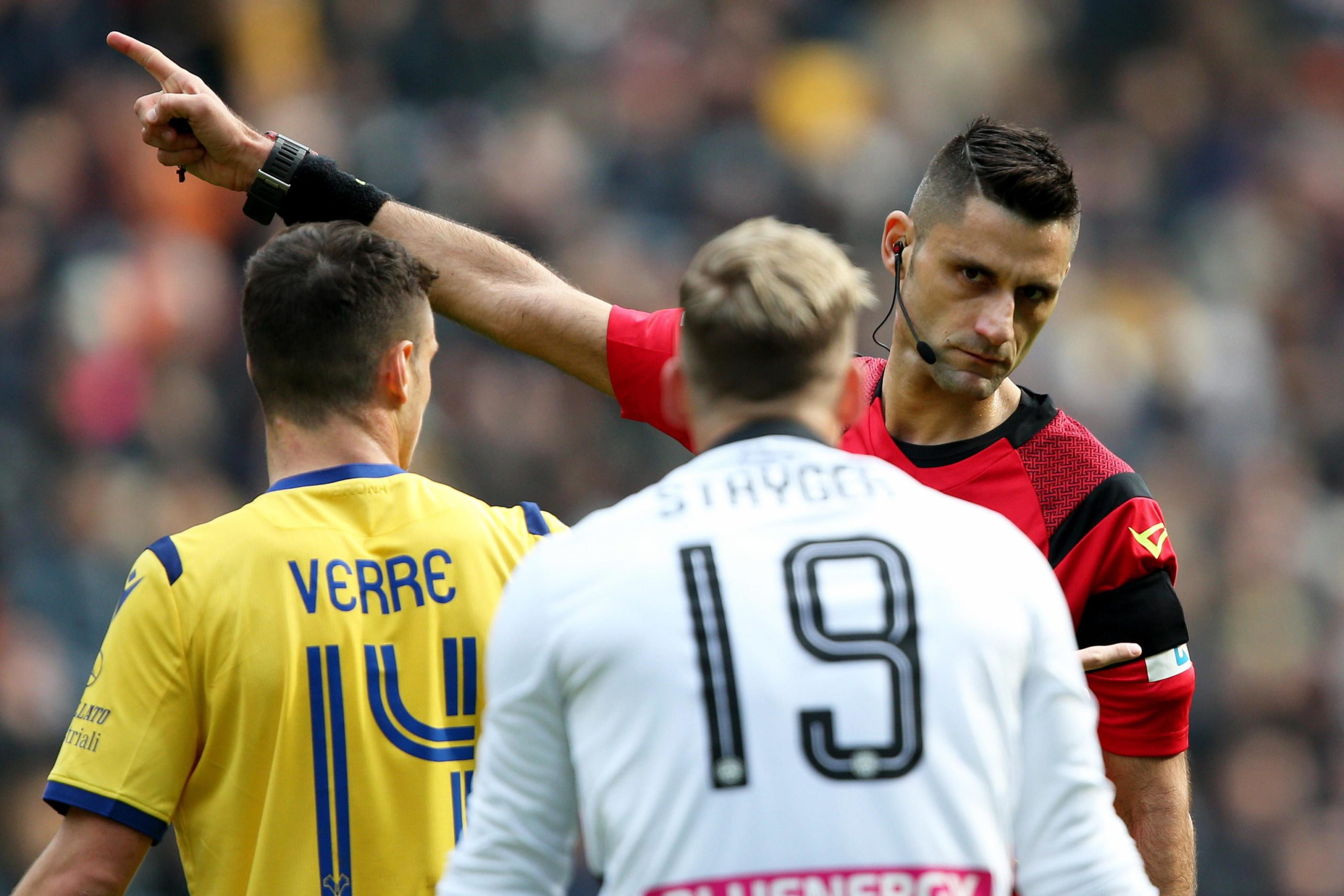 Stuhi në arbitrimin italian, vlerësim fiktiv për të promovuar disa gjyqtarë