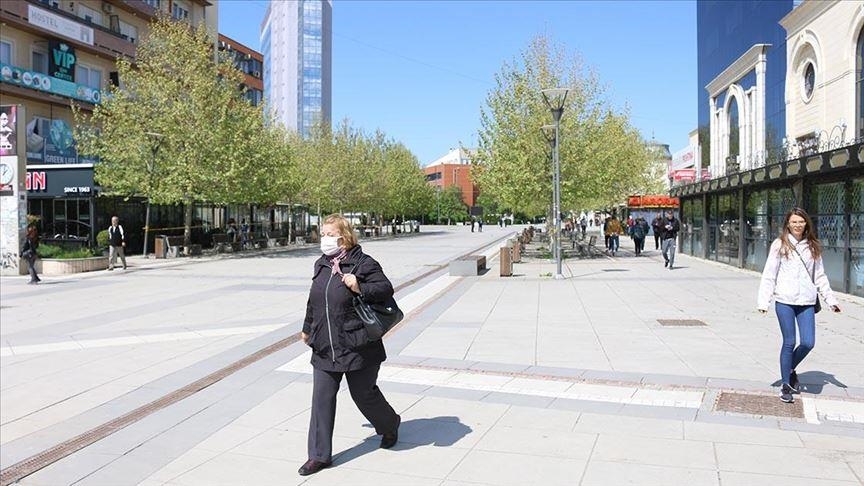 Kosovë, hiqet ora policore dhe lejohet lëvizja pa maska në ambient të jashtëm