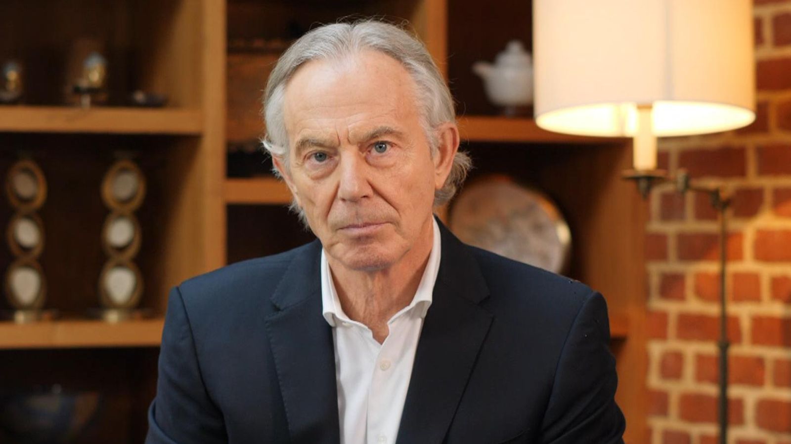 Transformimi i Tony Blair pas karantinës (FOTO)