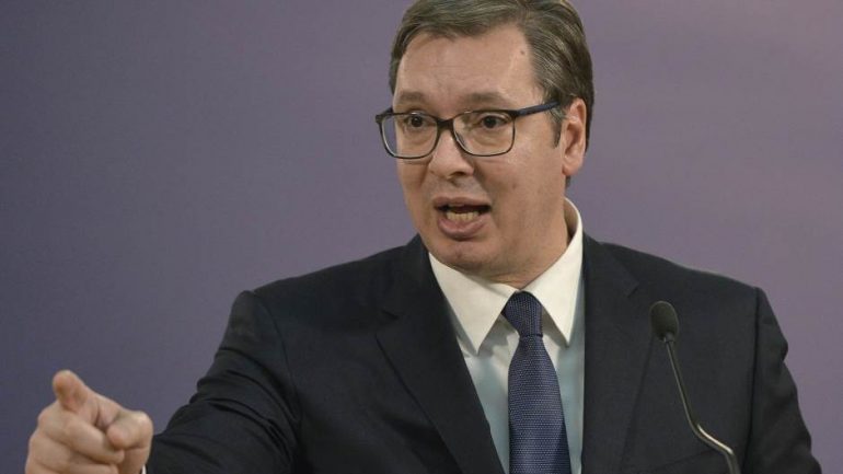 Vuçiç: Kush bën vaksinën anti-covid në Serbi do të marrë para nga qeveria