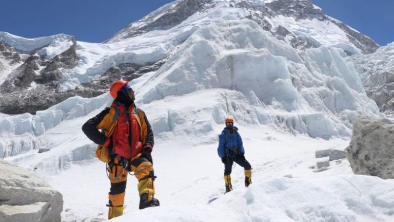 Ndërrojnë jetë dy alpinistë në malin Everest