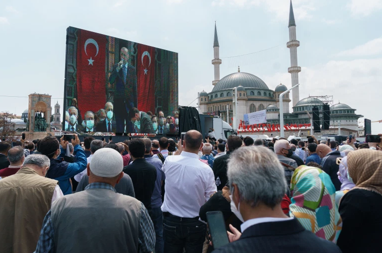 Erdogan hap xhami të re në zemër të Stambollit: Ezani do të thirret këtu deri në fund të jetës