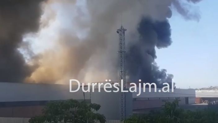 Zjarri në fabrikën e tullave në Maminas, Policia: Është evakuuar personeli