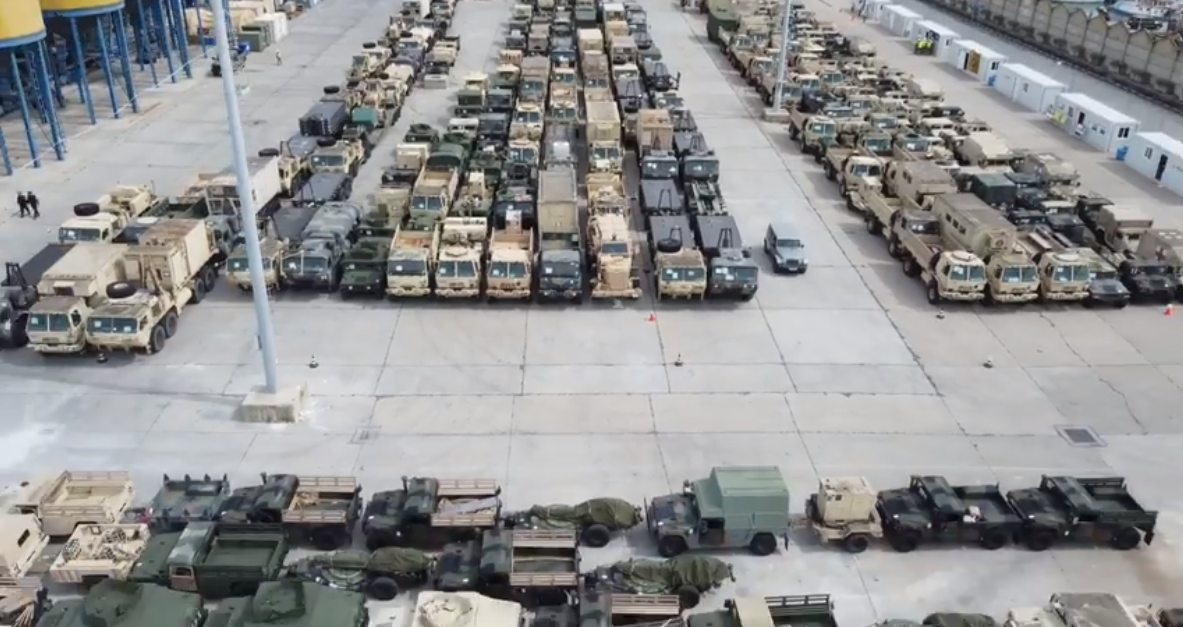 Yuri Kim publikon videon e zbarkimit të mjeteve amerikane në portin e Durrësit